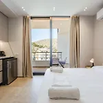 Luxury With Free Parking By Pikhost Saranda