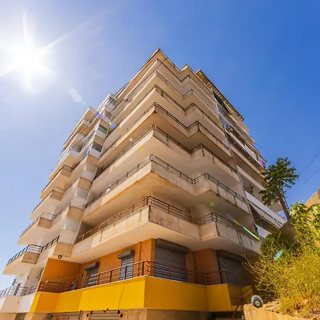 Luxury With Free Parking By Pikhost Saranda