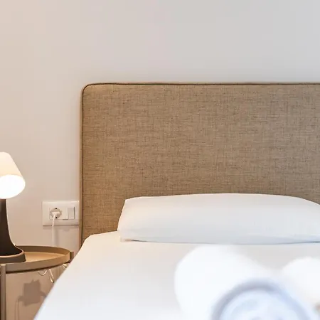 Luxury With Free Parking By Pikhost Sarandë